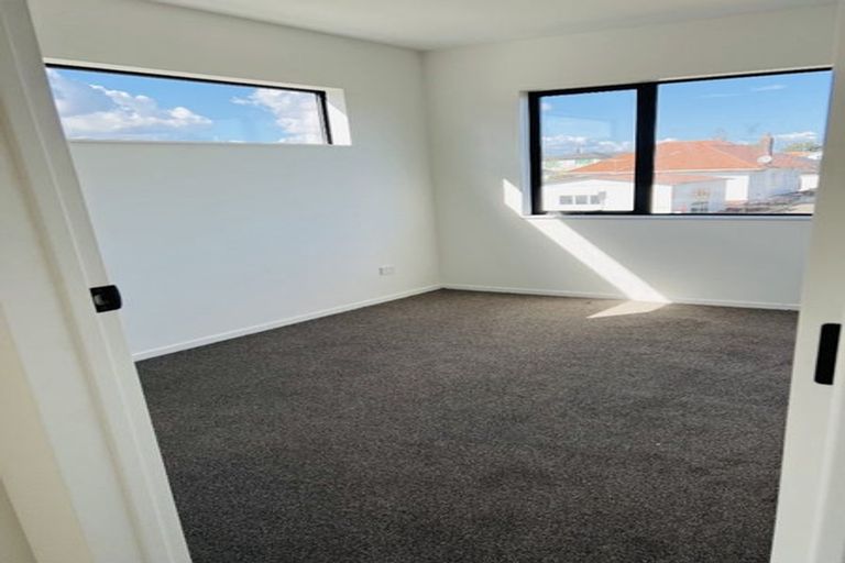 Photo of property in 2/228 Shirley Road, Papatoetoe, Auckland, 2025