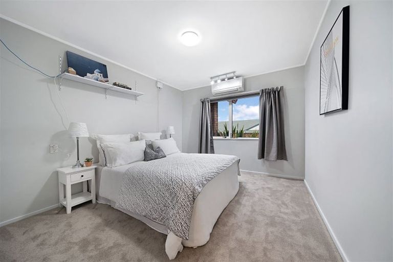 Photo of property in 7 Coupland Court, Glendene, Auckland, 0602