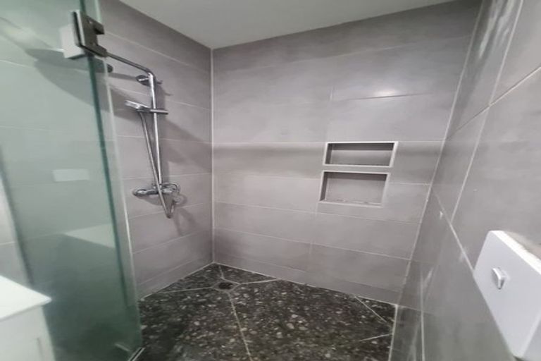 Photo of property in 2 Arnhem Place, Pukekohe, 2120