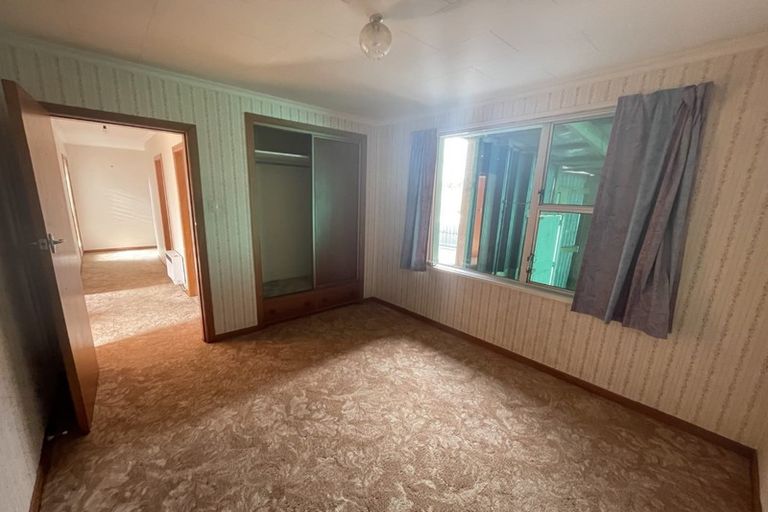 Photo of property in 13 Kowhai Street, Inglewood, 4330