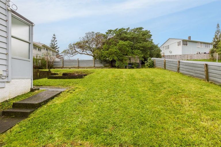 Photo of property in 1b Durham Street, Cannons Creek, Porirua, 5024