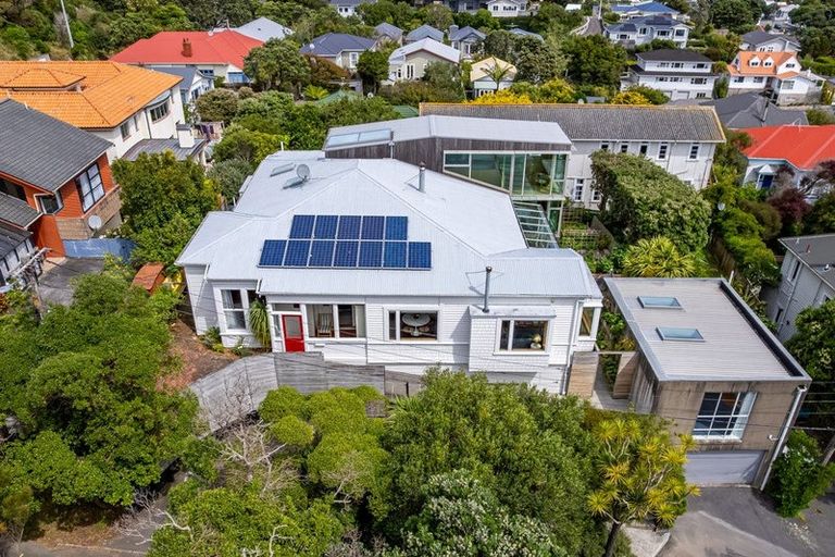 Photo of property in 17 Dover Street, Island Bay, Wellington, 6023