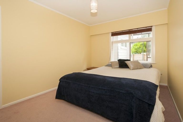 Photo of property in 2 Volkner Grove, Waterloo, Lower Hutt, 5011