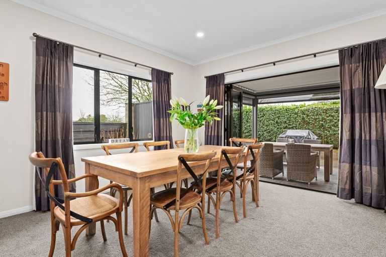 Photo of property in 52 Wiltshire Drive, Huntington, Hamilton, 3210