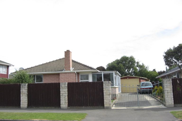 Photo of property in 35 Frensham Crescent, Woolston, Christchurch, 8062