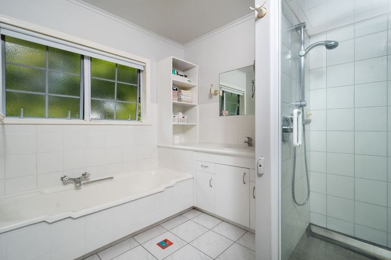 Photo of property in 18 Trig Road, West Harbour, Auckland, 0618