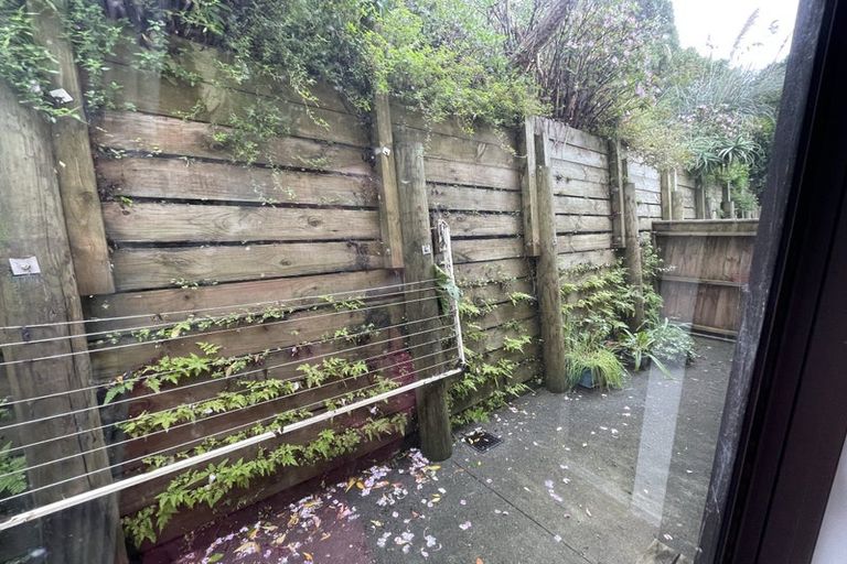 Photo of property in 1/72 Derwent Street, Island Bay, Wellington, 6023