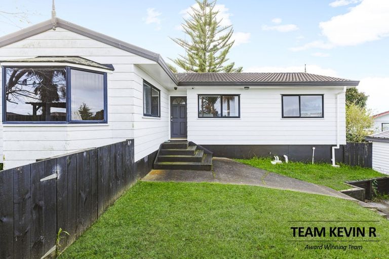 Photo of property in 1/8 Anglers Way, Wattle Downs, Auckland, 2102