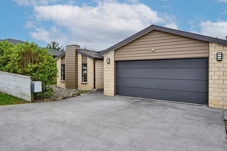 Photo of property in 96 Endeavour Drive, Whitby, Porirua, 5024