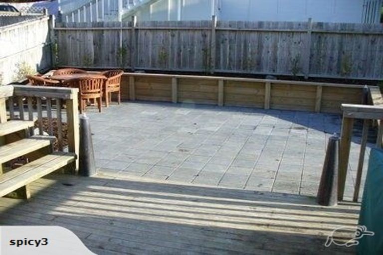 Photo of property in 1/35 D'oyly Drive, Stanmore Bay, Whangaparaoa, 0932