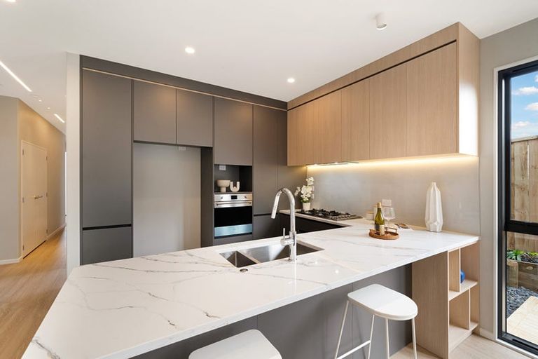 Photo of property in 8 Whakairo Crescent, Gulf Harbour, Whangaparaoa, 0930