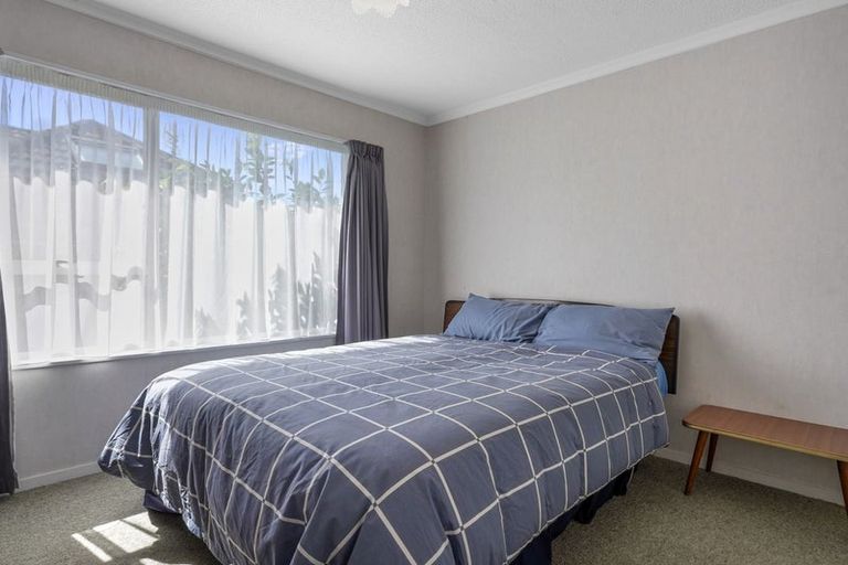 Photo of property in 86 Englefield Road, Northwood, Christchurch, 8051