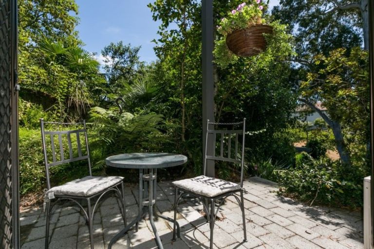 Photo of property in 2 Kopanga Road, Havelock North, 4130