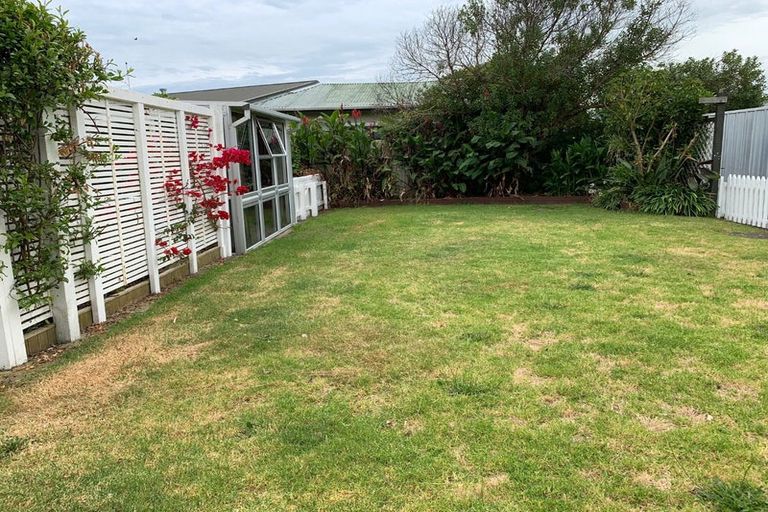 Photo of property in 38 Norfolk Crescent, Otaki Beach, Otaki, 5512