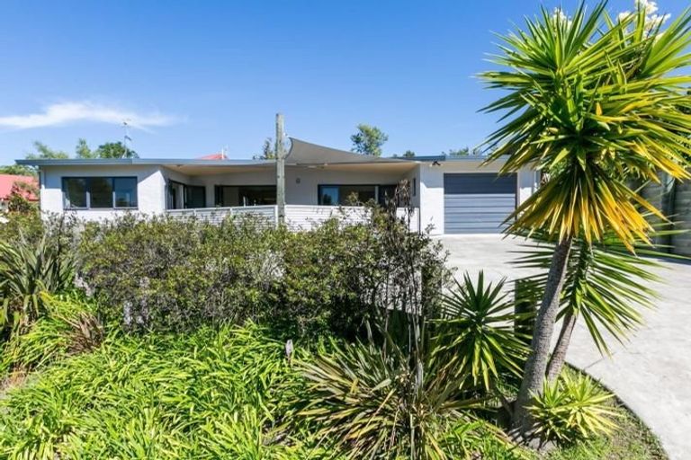 Photo of property in 6 Busby Place, Havelock North, 4130