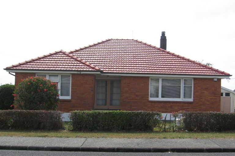 Photo of property in 13 Nile Road, Kelston, Auckland, 0602