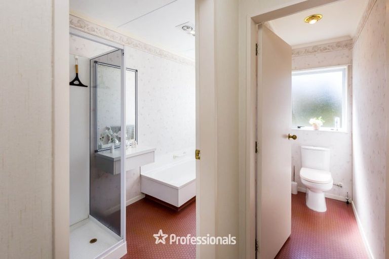 Photo of property in 1/4 Comeskey Grove, Elderslea, Upper Hutt, 5018