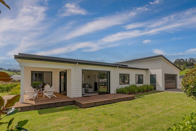 Photo of property in 23 Navigation Drive, Cooks Beach, Whitianga, 3591