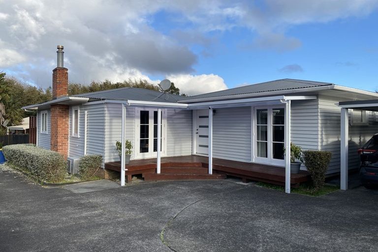 Photo of property in 25 Longburn Road, Henderson, Auckland, 0610