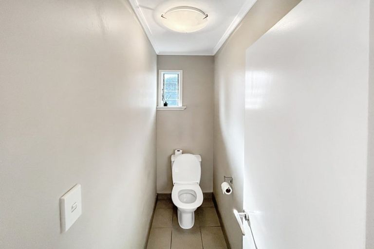 Photo of property in 134 Sunset Road, Unsworth Heights, Auckland, 0632