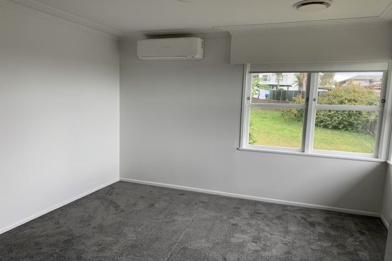 Photo of property in 122 Hepburn Road, Glendene, Auckland, 0602