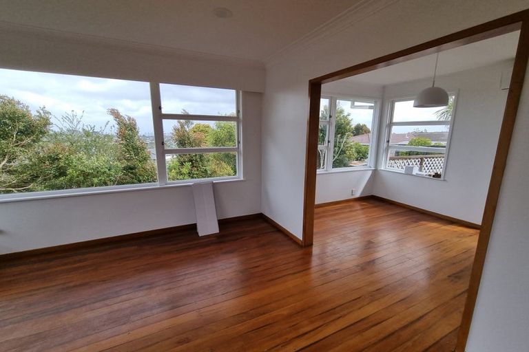 Photo of property in 44 Juniper Road, Sunnynook, Auckland, 0620