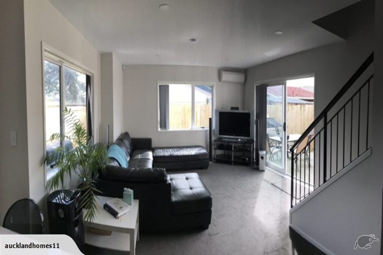 Photo of property in 4 Ruhanui Lane, Pakuranga Heights, Auckland, 2010