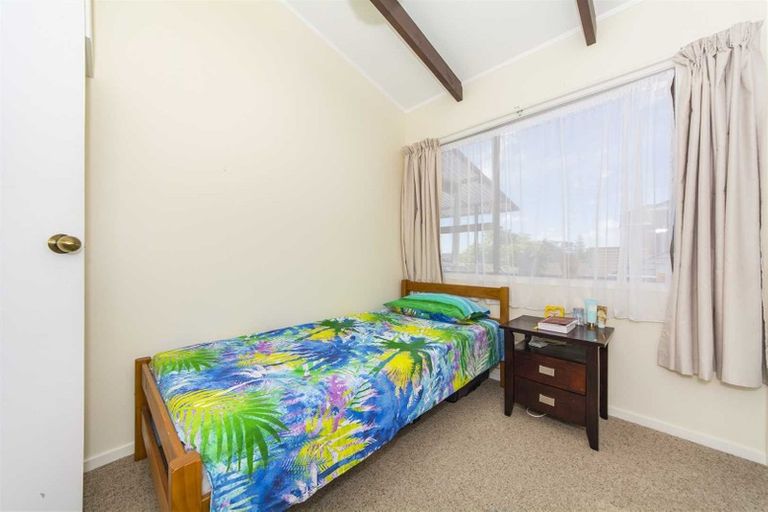 Photo of property in 2/5 Akehurst Avenue, New Lynn, Auckland, 0600