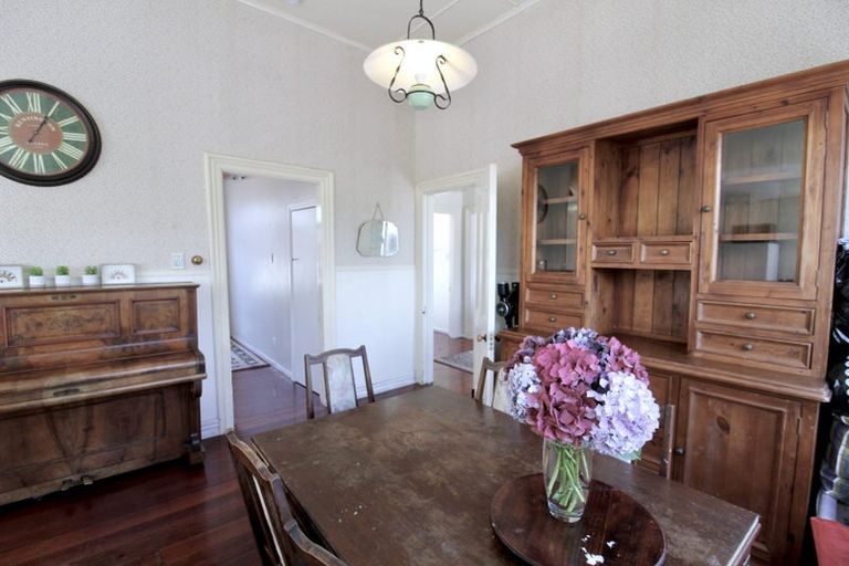 Photo of property in 30 Whites Line West, Woburn, Lower Hutt, 5010
