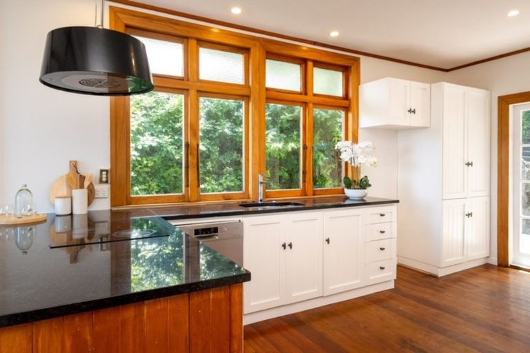 Photo of property in 8 Harvey Road, Bluff Hill, Napier, 4110