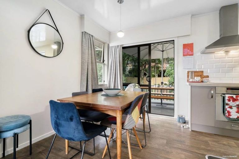 Photo of property in 14 Opal Avenue, Pakuranga, Auckland, 2010