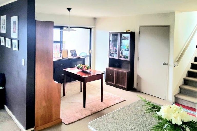 Photo of property in 2/81 Eugenia Rise, Totara Heights, Auckland, 2105