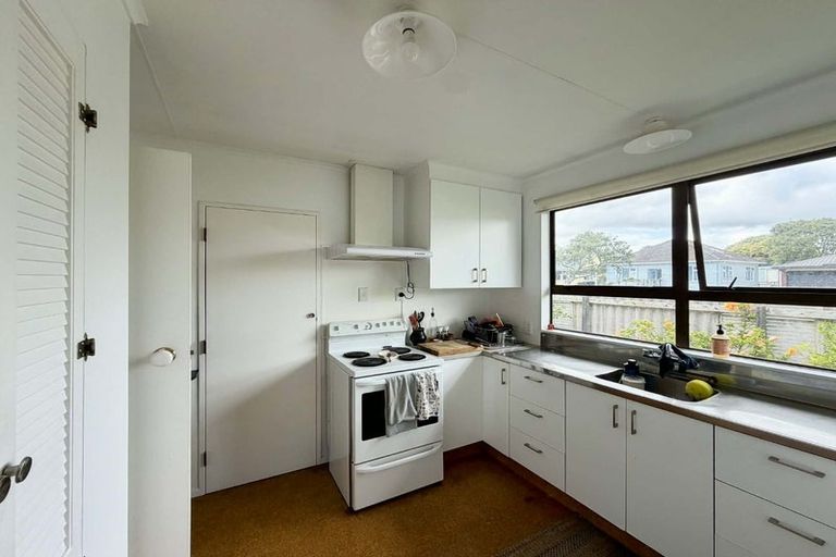 Photo of property in 3 Kaimata Street, Brooklands, New Plymouth, 4310
