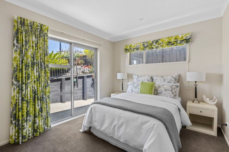 Photo of property in 15 Woodridge Drive, Stanmore Bay, Whangaparaoa, 0932