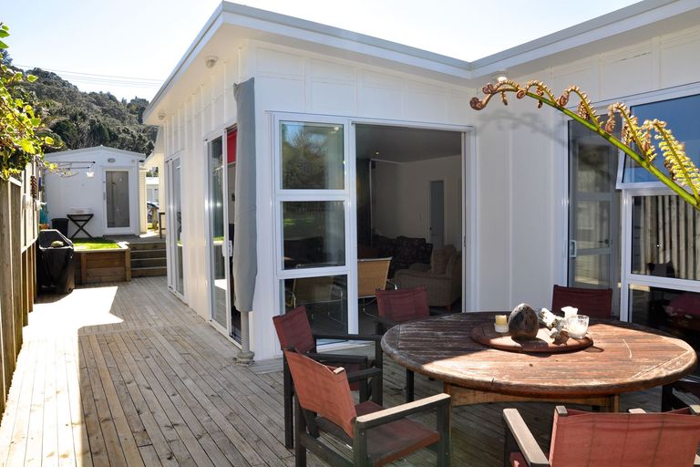 Photo of property in 5 Pacific Road, Waihi Beach, 3611