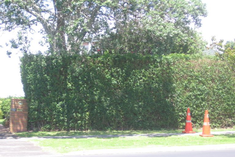 Photo of property in 92 Raleigh Road, Northcote, Auckland, 0627