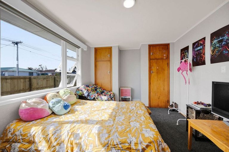 Photo of property in 27 Reid Avenue, Hawera, 4610