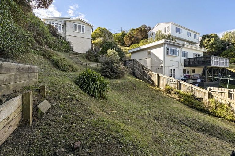Photo of property in 15 Oku Street, Island Bay, Wellington, 6023