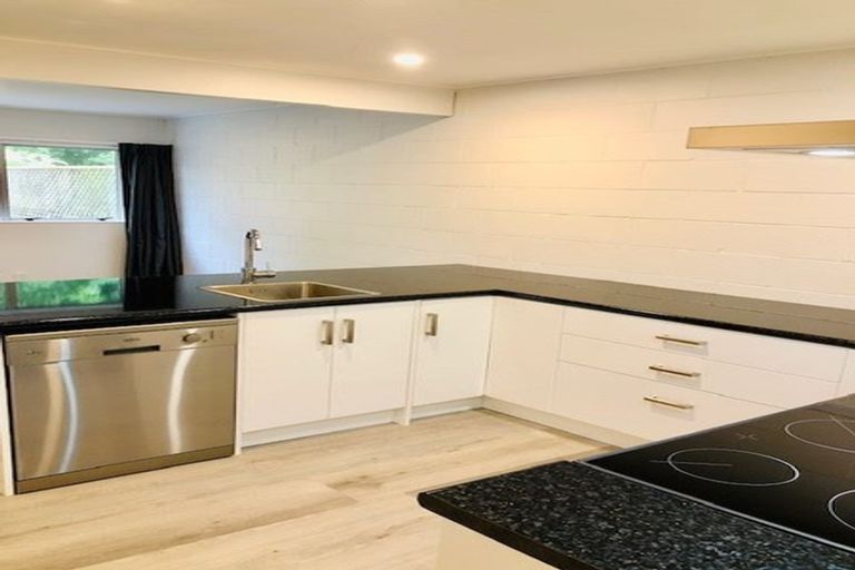 Photo of property in 2/1001 High Street, Avalon, Lower Hutt, 5011