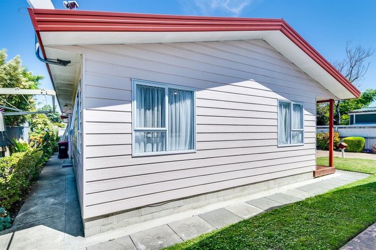 Photo of property in 2/80 Guppy Road, Greenmeadows, Napier, 4112