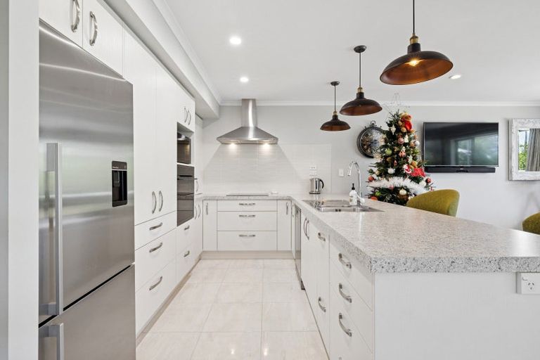 Photo of property in 70 Pohutukawa Parade, Riverhead, 0820