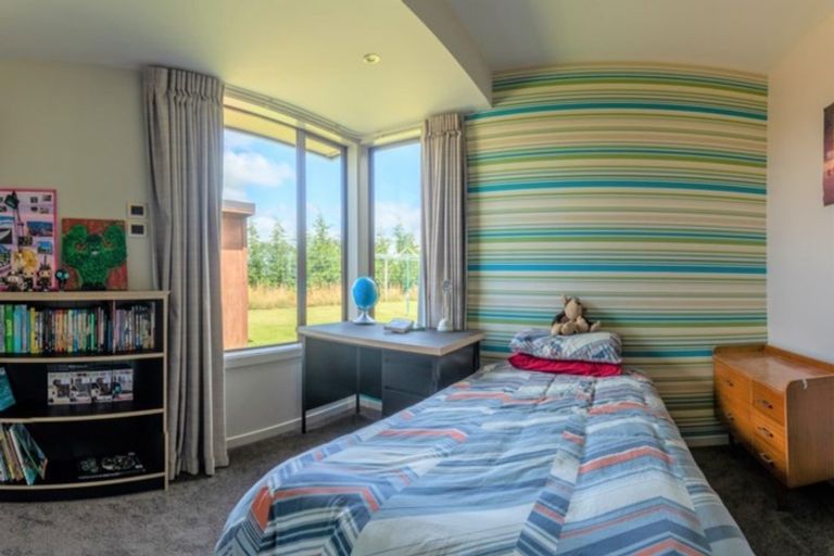 Photo of property in 39 Egerton Road, Winton, 9781