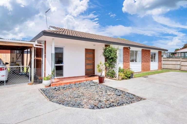 Photo of property in 6 Elisa Lane, Ranui, Auckland, 0612
