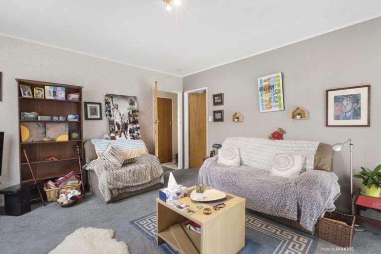 Photo of property in 2a Radnall Way, Johnsonville, Wellington, 6037