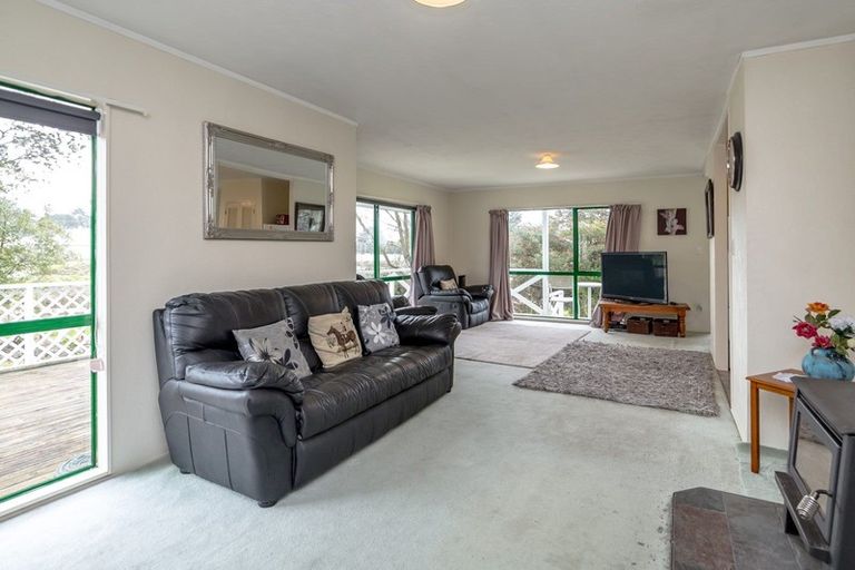 Photo of property in 32 Bidwills Cutting Road, Greytown, 5794