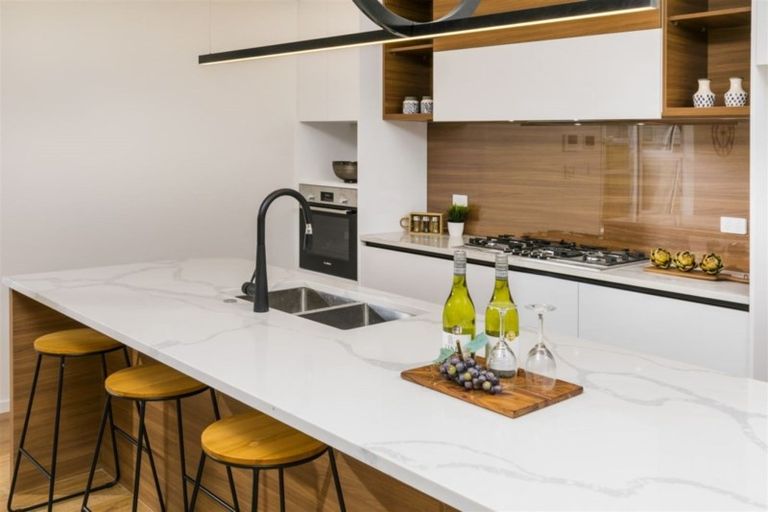 Photo of property in 60 Schoolside Road, Kumeu, 0810