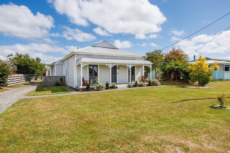 Photo of property in 3 Medway Street, Rongotea, 4476