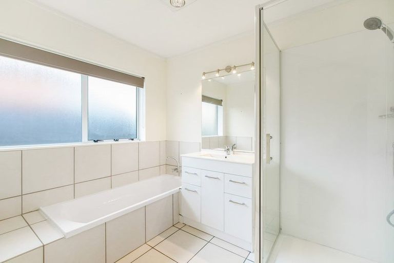 Photo of property in 2/10 Mangarata Avenue, Papatoetoe, Auckland, 2025