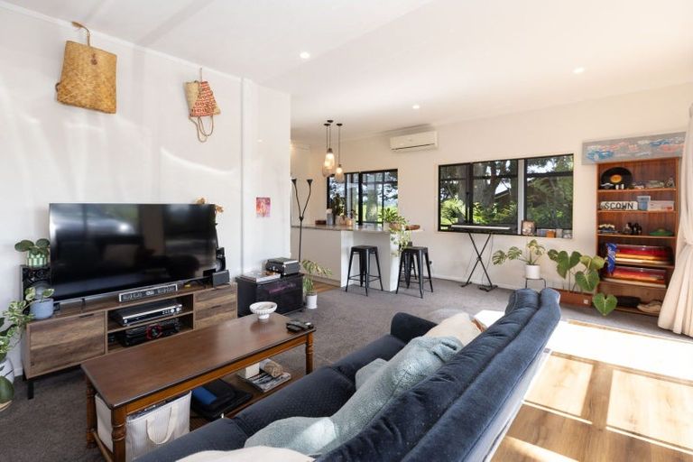 Photo of property in 18 Pataua Road North, Whareora, Whangarei, 0175