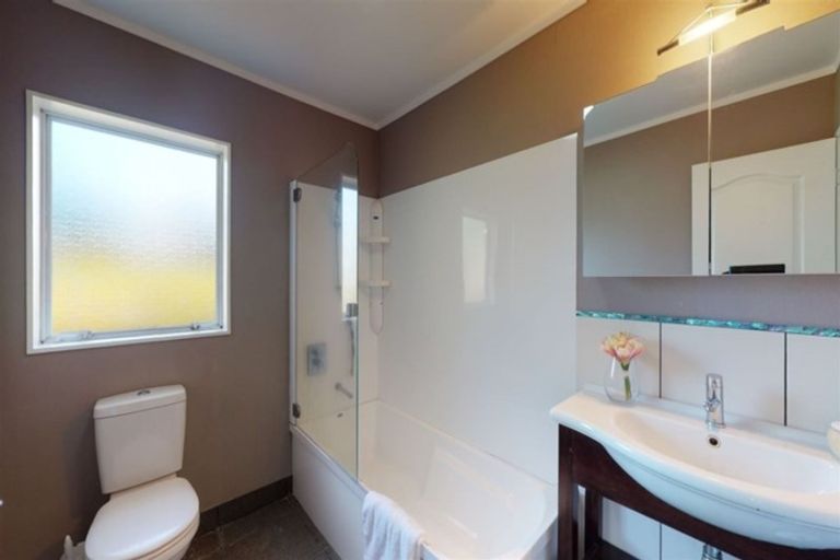 Photo of property in 78 Lagoon Way, West Harbour, Auckland, 0618